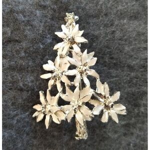 LIA Lianna White Enamel Poinsettia Christmas Tree Brooch Rhinestone Star Box VTG